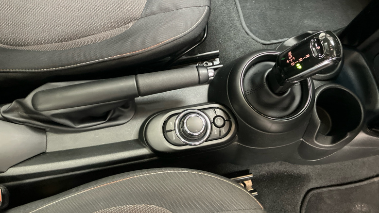 MINI Hatchback 1.5 Cooper Classic 5dr Auto Petrol Hatchback